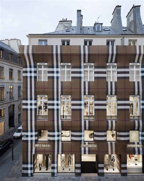 burberry paris flagship.